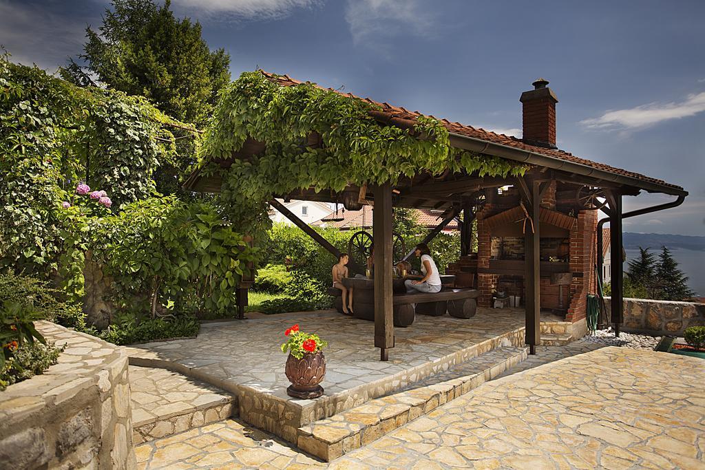 Apartments Petricic With Swimming Pool Icici Bagian luar foto