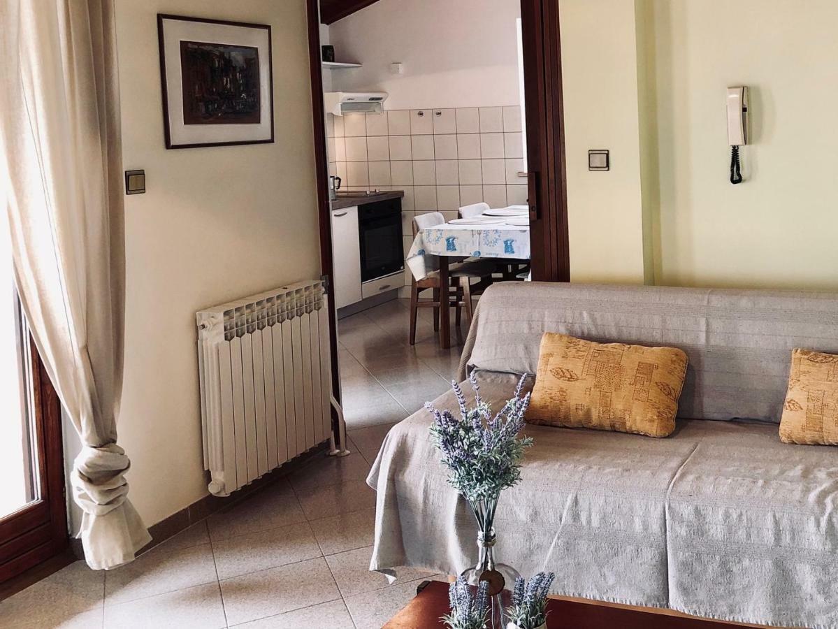 Apartments Petricic With Swimming Pool Icici Bagian luar foto