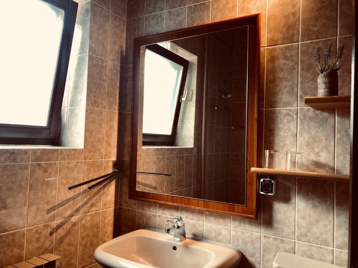 Apartments Petricic With Swimming Pool Icici Bagian luar foto