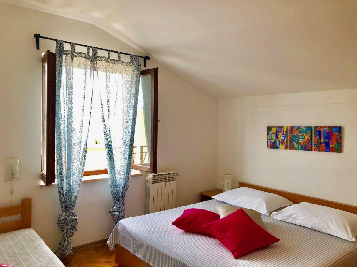 Apartments Petricic With Swimming Pool Icici Bagian luar foto