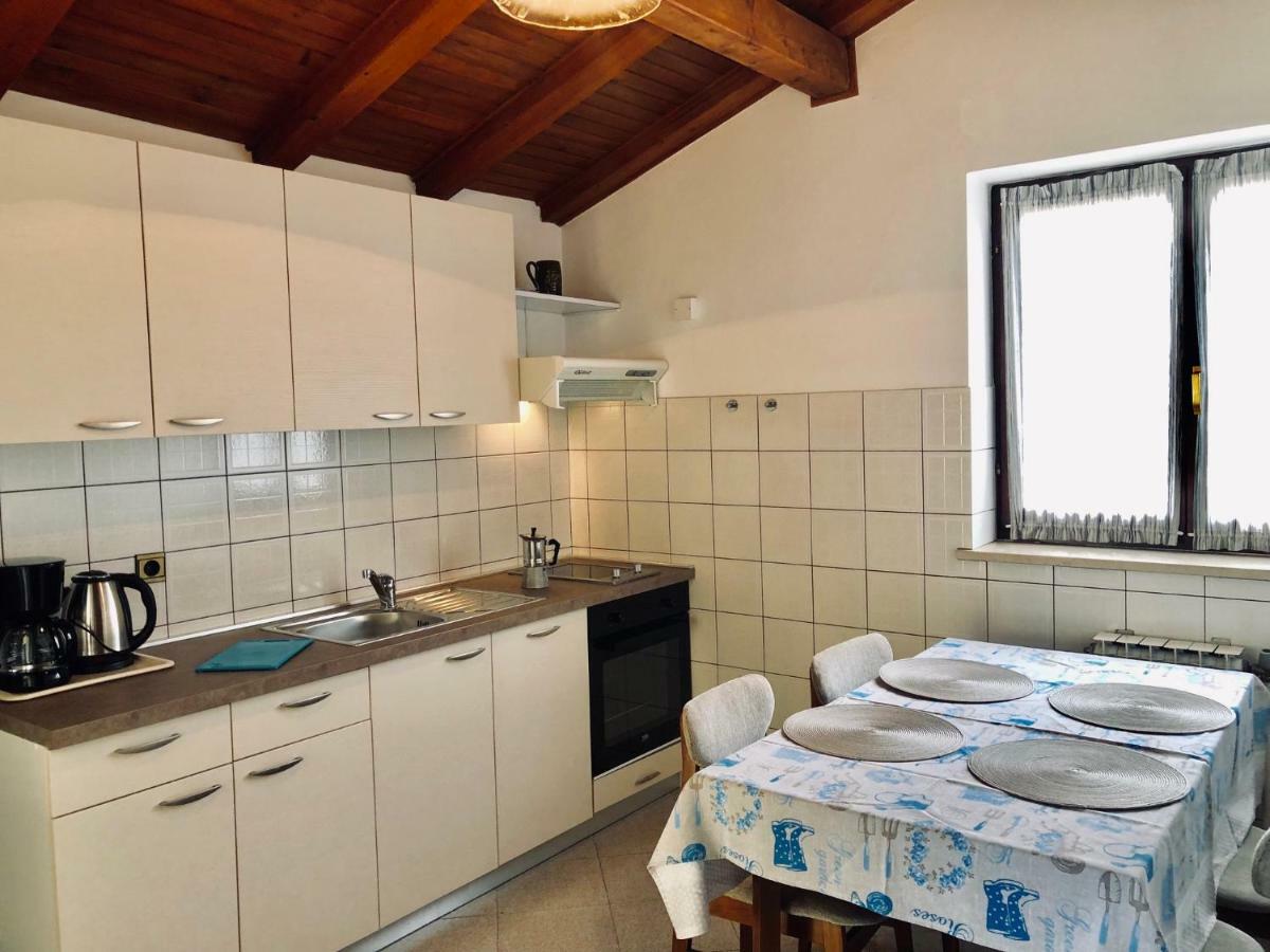 Apartments Petricic With Swimming Pool Icici Bagian luar foto